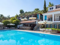 Aegean Suites Pool på Aegean Suites